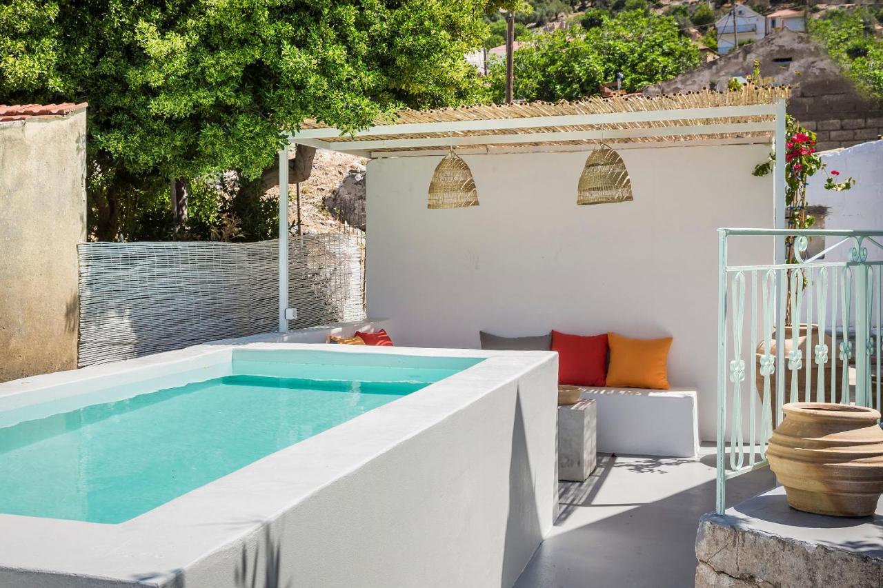 Bohemian Nest - Cheerful 2-Bedroom Villa With Pool Dhavgáta Extérieur photo